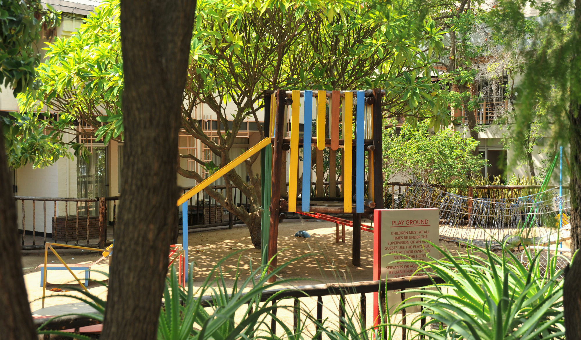 Cresta Thapama Hotel Francistown Exterior photo